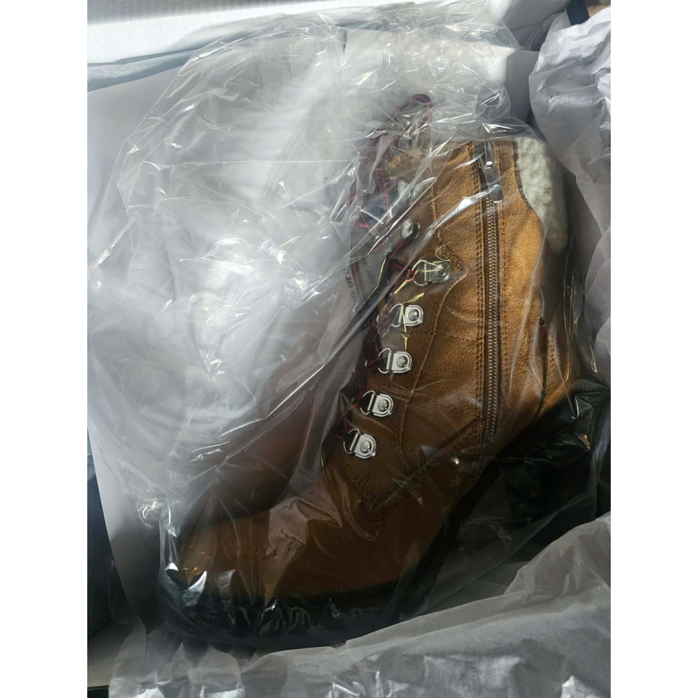 Nine West Peer Sherpa Cuff Ankle Boot Dark Natural Suede Red Laces Size 8 NIB - Picture 6 of 6
